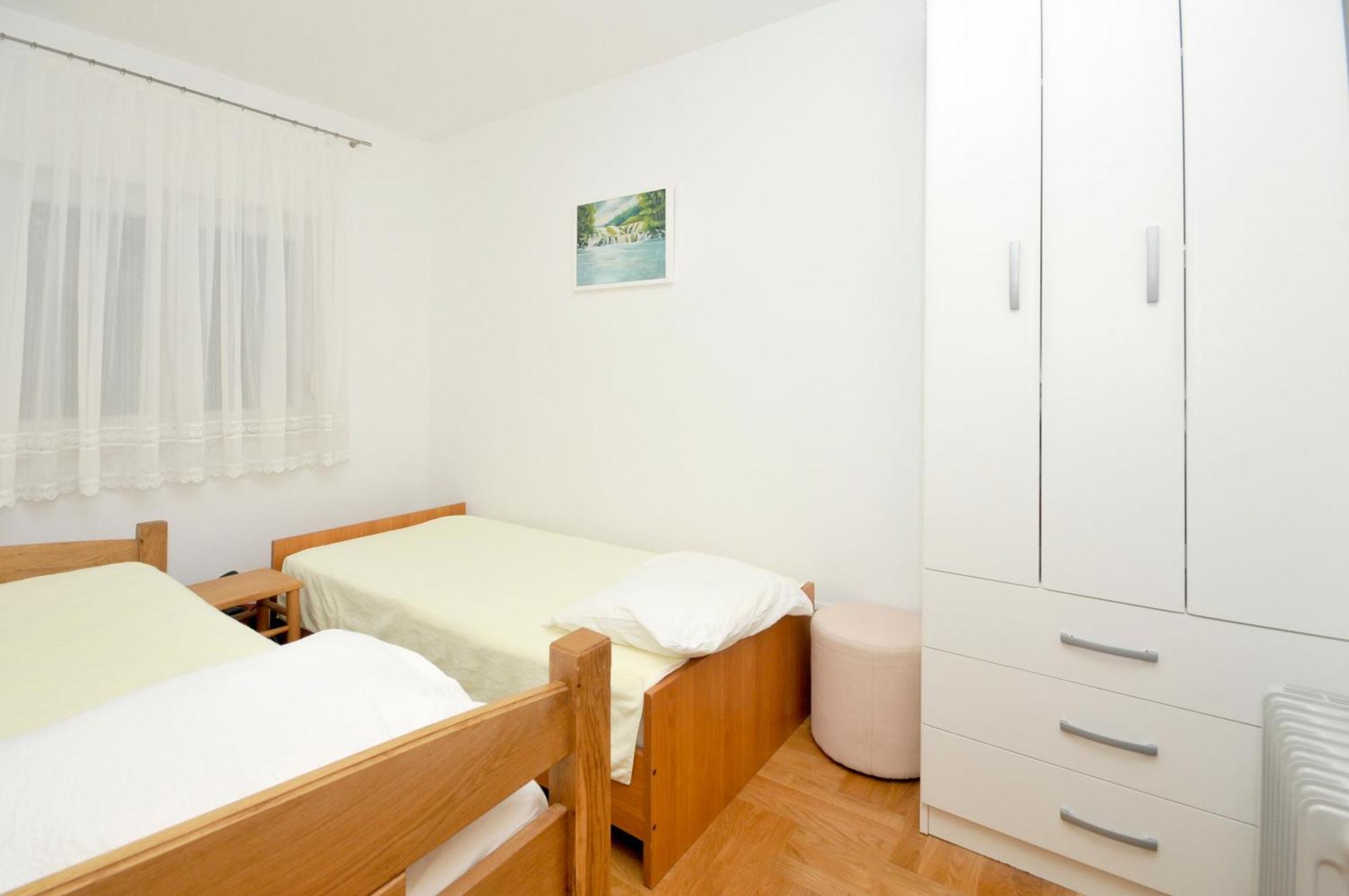 Apartmani Svalina - Seaview And 130M From Beach 트로기르 외부 사진