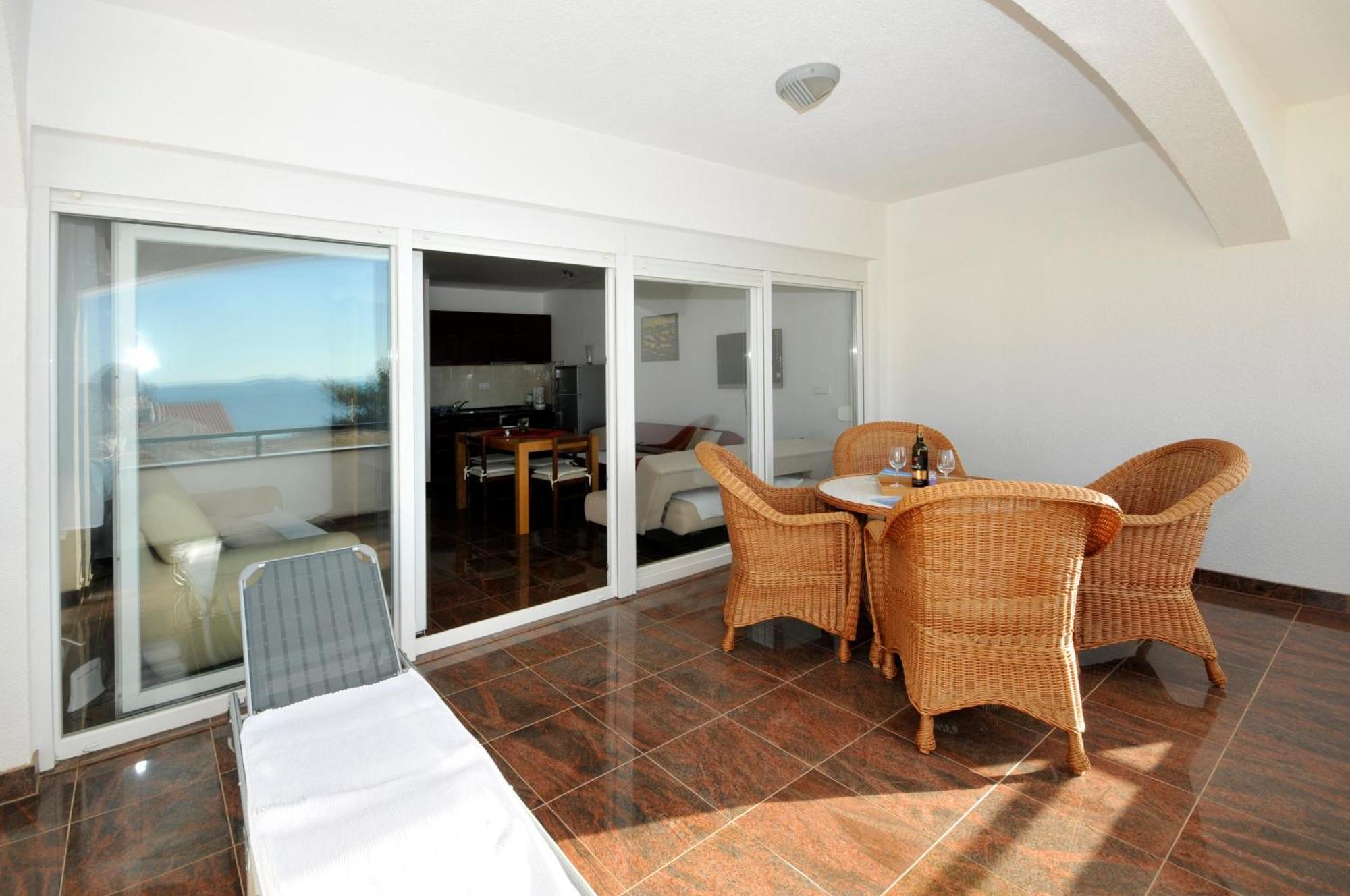 Apartmani Svalina - Seaview And 130M From Beach 트로기르 외부 사진