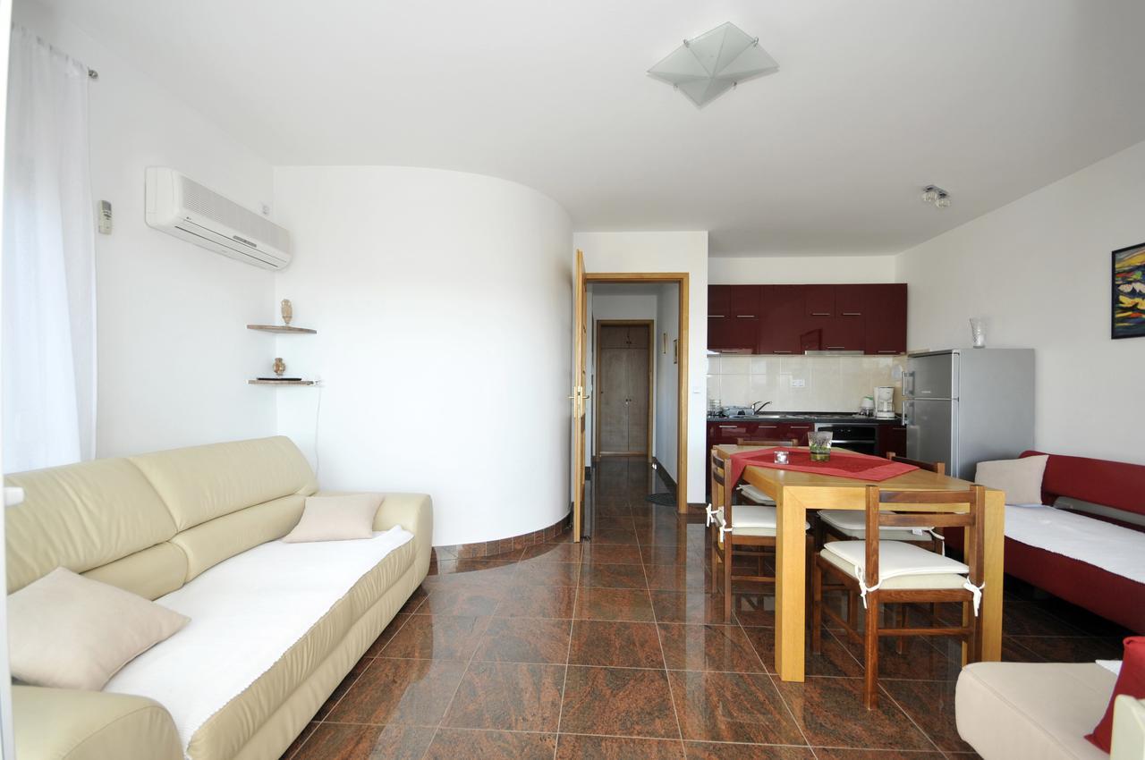 Apartmani Svalina - Seaview And 130M From Beach 트로기르 외부 사진